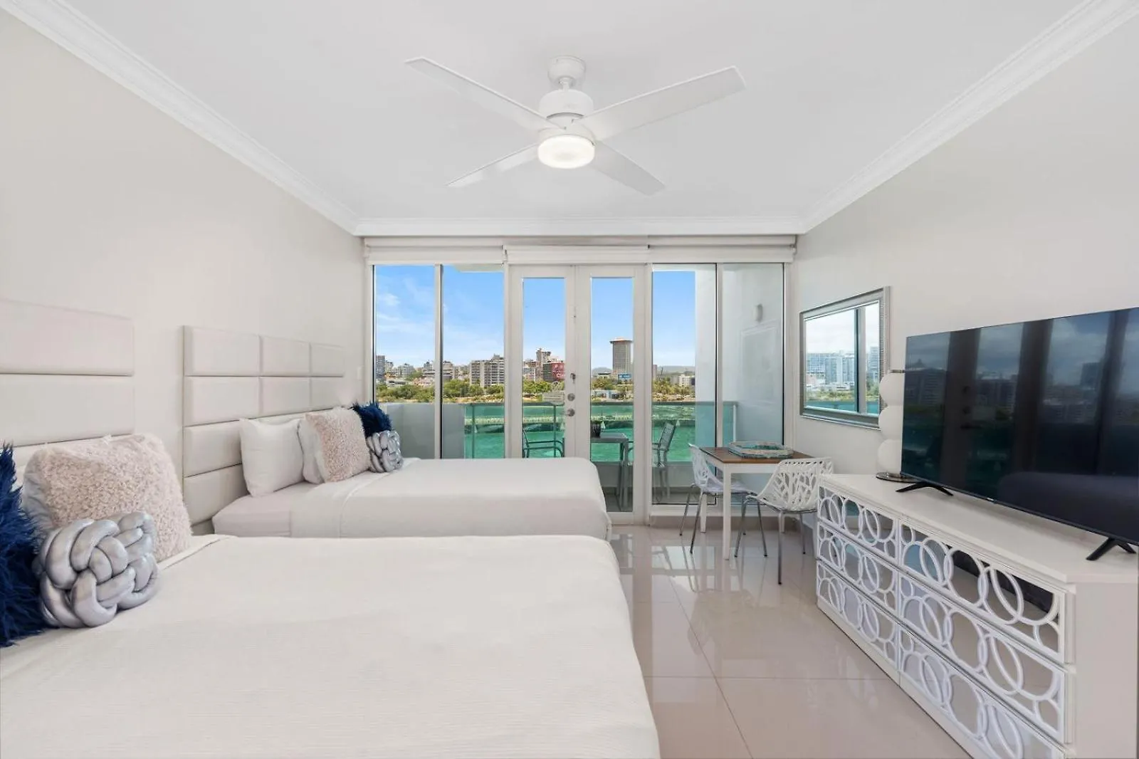 The Sunrise Studio With Ocean View L 2 Queen Beds San Juan Appartamento